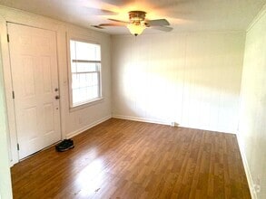 Building Photo - 147 Dellway Dr