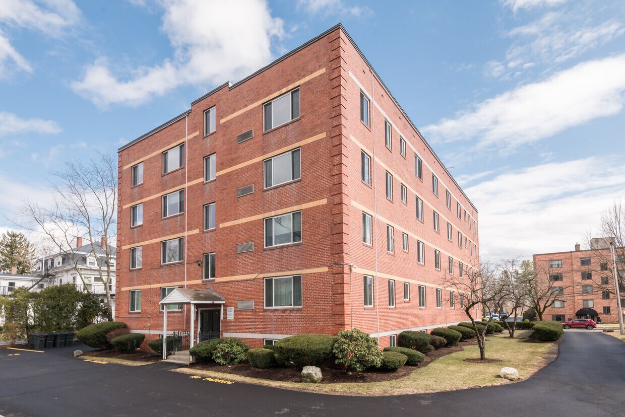125 Pleasant St Unit 306, Arlington, MA 02476 Condo for Rent in