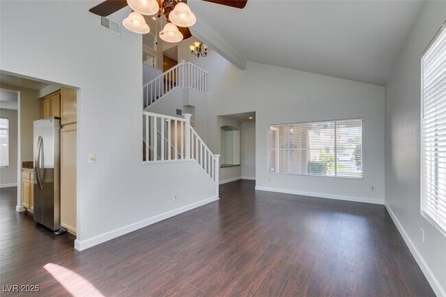 Foto del edificio - 1425 Goldenspur Ln
