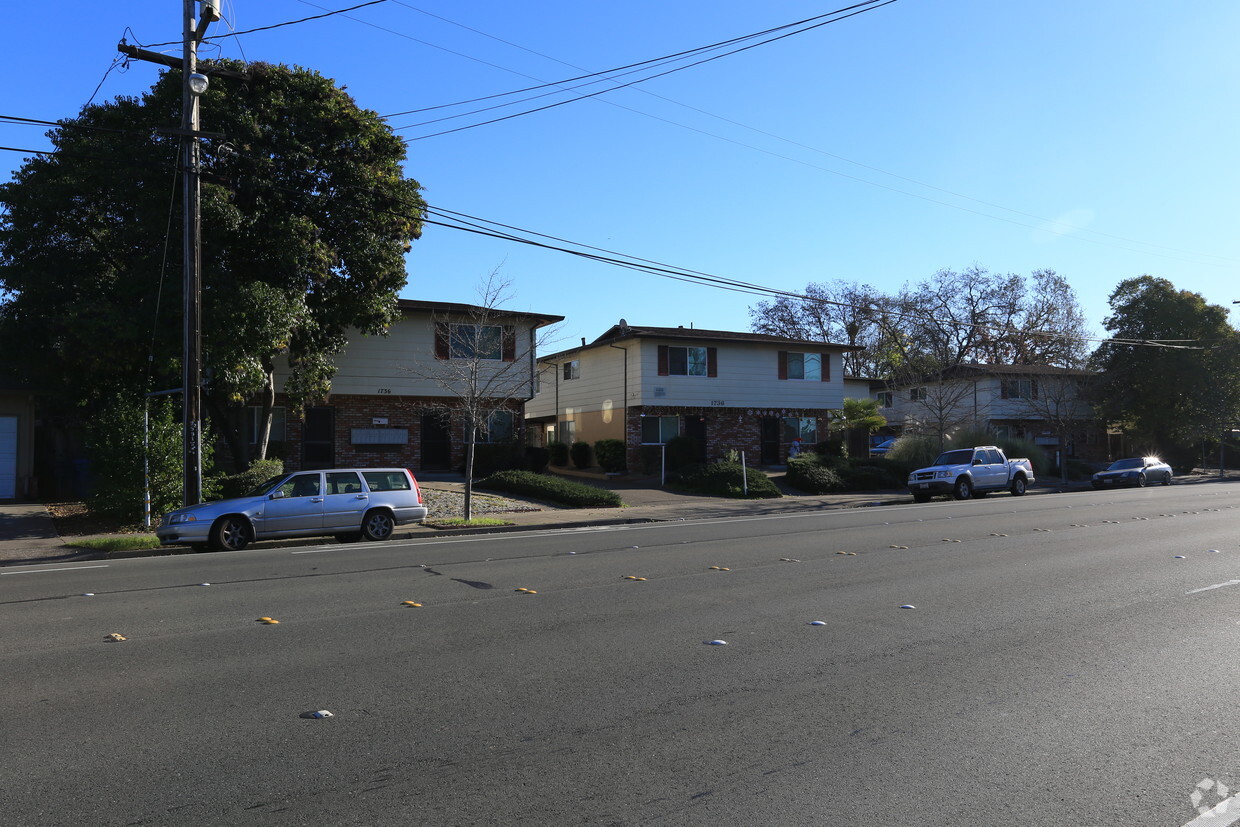 Building Photo - North Dutton Apartments