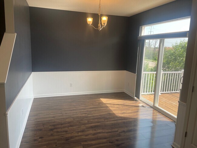 Foto del edificio - 9624 Merrimac Ln N