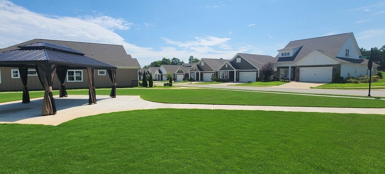 Building Photo - Lot 40