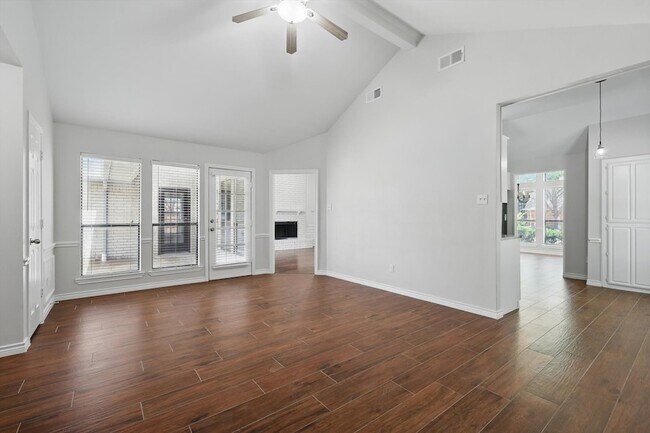 Foto del edificio - 501 Meadowood Ln
