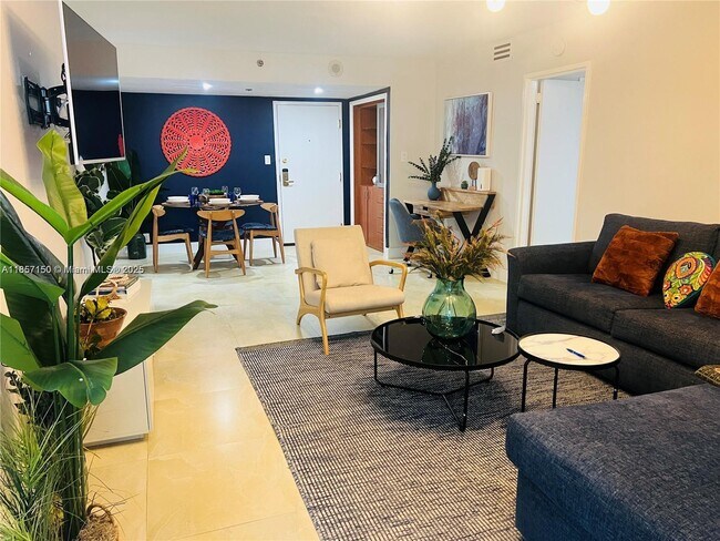 Foto del edificio - 5225 Collins Ave