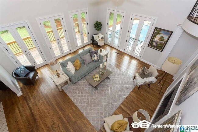 Foto del edificio - Remarkable 5 bedroom 6 bathroom estate loaded with charm