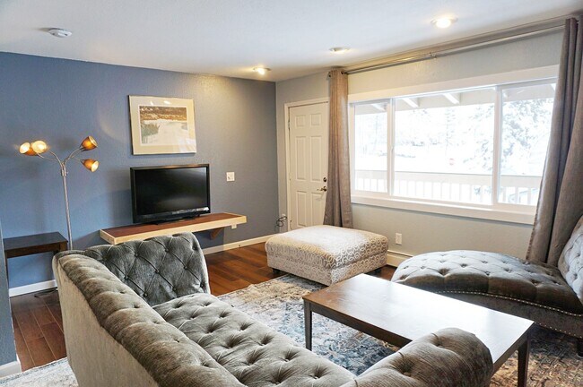 Foto del edificio - 1020 Friendly Ln