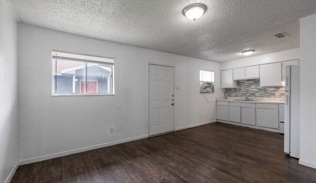 Foto del edificio - 1010 Behmann St