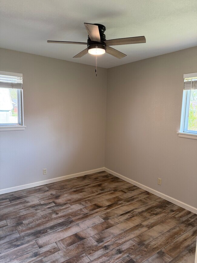 Dormitorio sureste - 536 Sherwood Ln