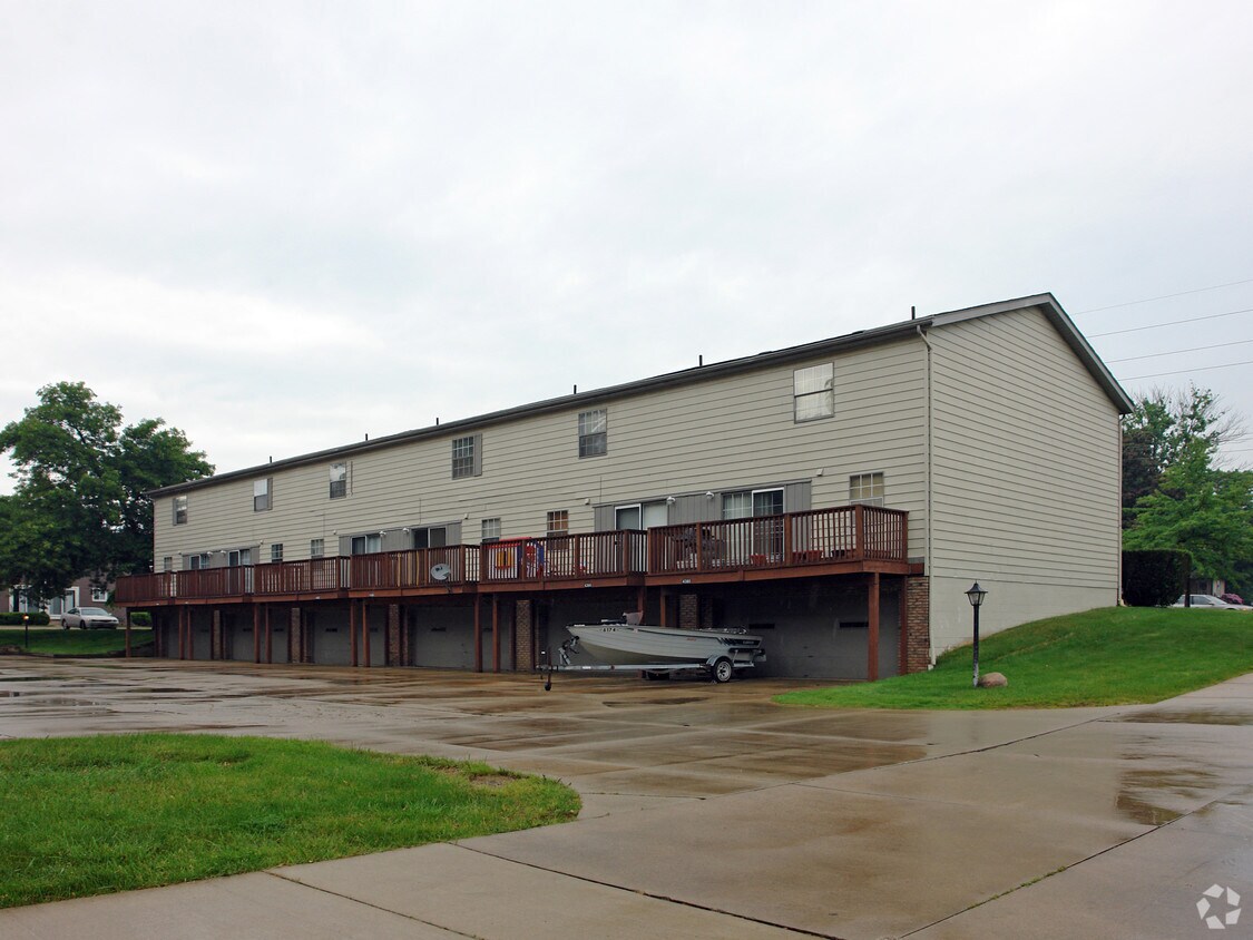 Foto del edificio - 4380-4400 Darrow Rd