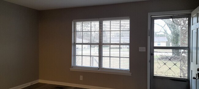 Foto del edificio - 7273-7275 Valley Ln