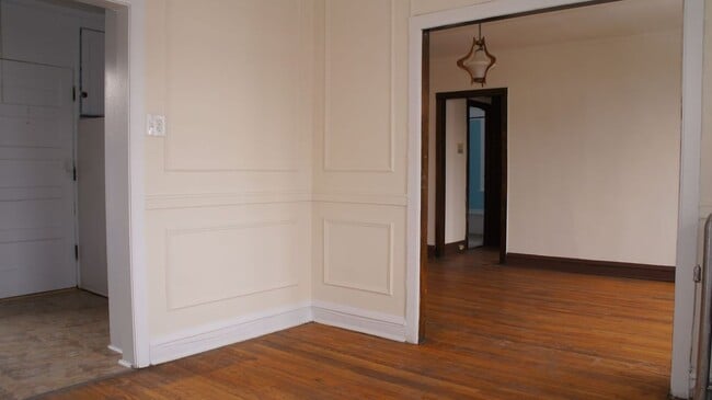 Building Photo - 2700 N Spaulding Ave