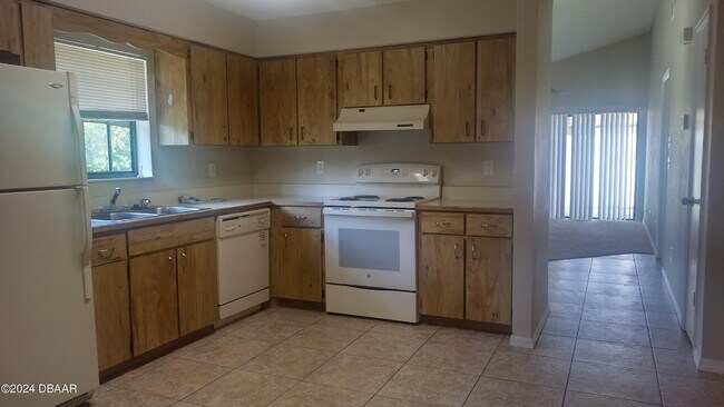 Building Photo - 887 Stonybrook Cir