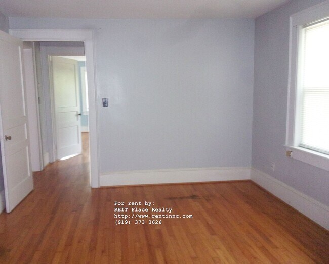 Foto del edificio - Price Reduced! Stunning Upper-Level Duplex...