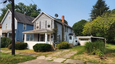Building Photo - 26 Wilson St