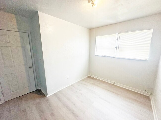 Foto del edificio - 12720 NW 18th Ct