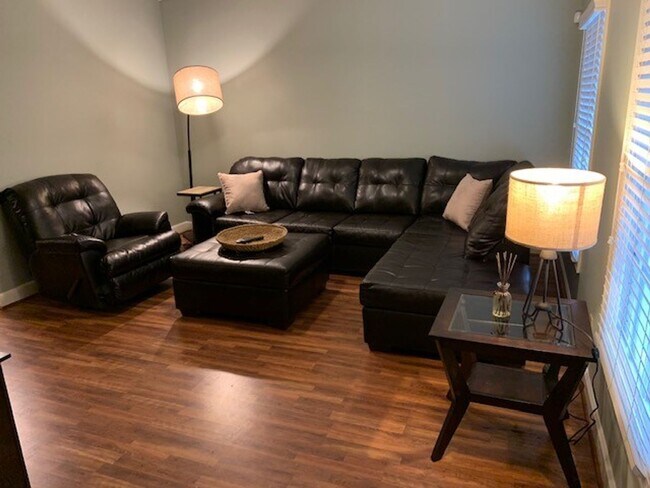Building Photo - Spacious 3 Bed 3 Bath Available Fall 2025!