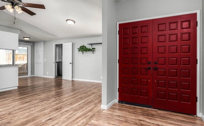 Building Photo - 1215 Cedar Ridge Dr