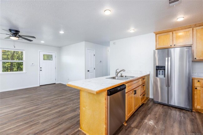 Foto del edificio - 850 N 4015 Rd