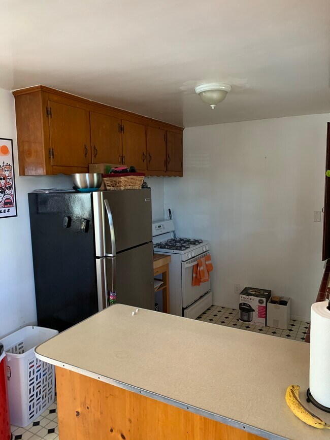 Kitchen/refrigerator not incl - 12961 Panama St