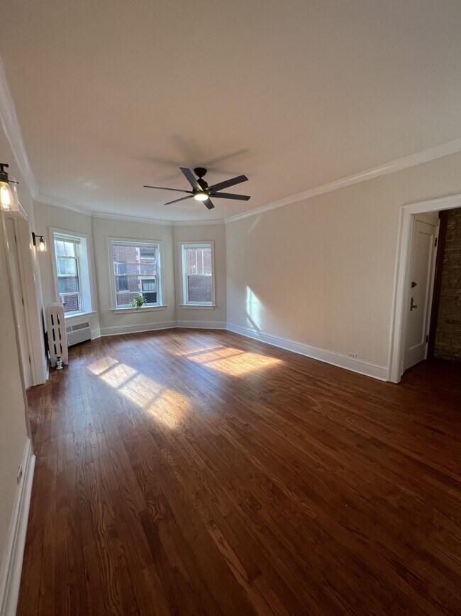 Foto del edificio - 531 W Addison St