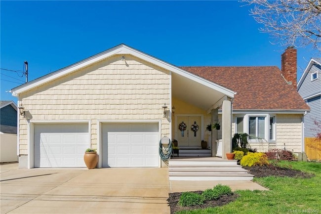 Building Photo - 310 Cambourne Dr