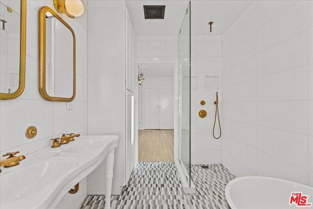 Foto del edificio - 6339 W 6th St