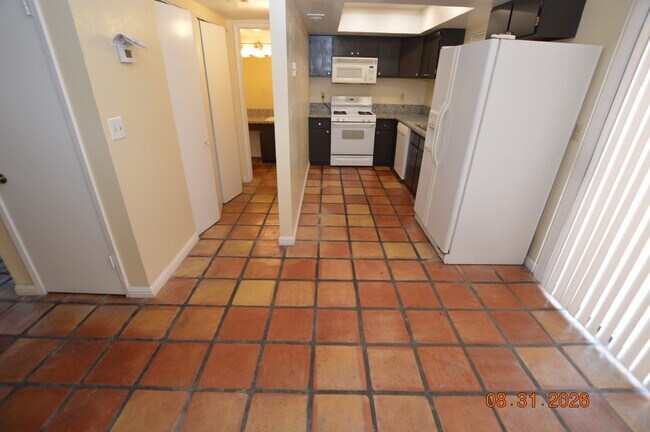Building Photo - 5265 Child Ct