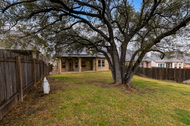 Building Photo - 2916 Zelma Dr