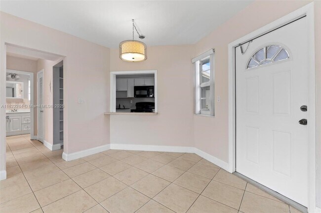 Foto del edificio - 1667 NE Miami Gardens Dr