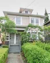 Building Photo - 620 Malden Ave E