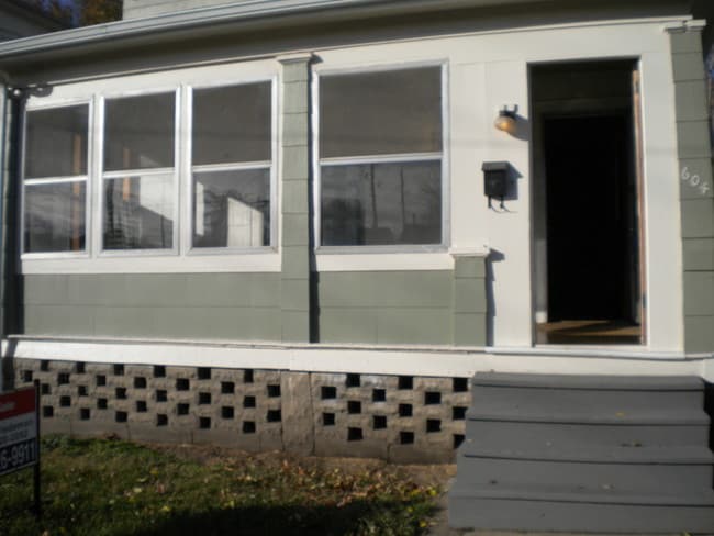 Building Photo - 604 S Kentucky Ave