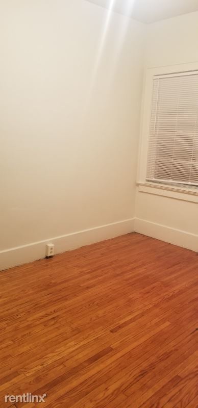 Building Photo - 3 br, 1 bath Apartment - 280 North Park Drive