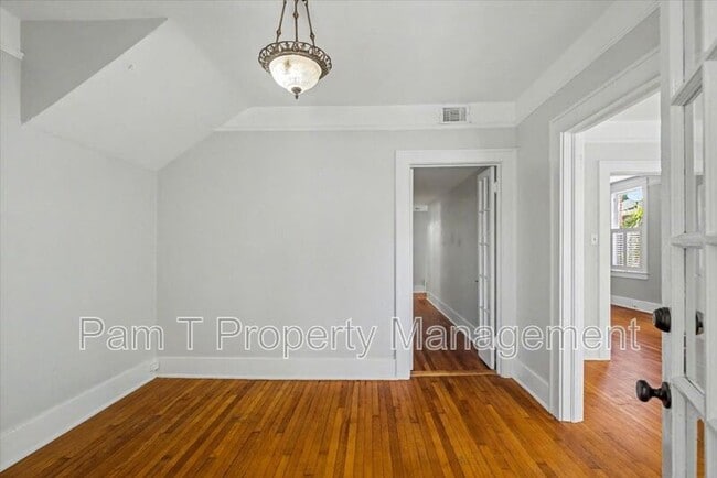 Building Photo - 216 E 48th St