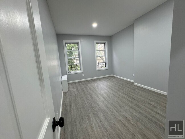 Building Photo - Spacious 4 Bedroom in East New York, Brooklyn