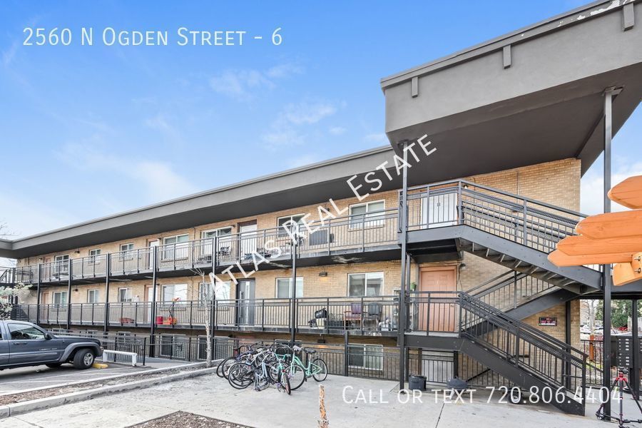 Primary Photo - Gorgeous Renovated unit with all new appli...