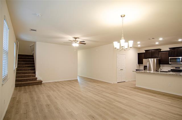 Building Photo - 2213 Miramar Dr