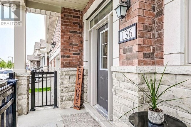 Building Photo - 136 Casserley Cres