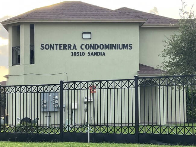 Foto del edificio - 10510 Sandia Dr