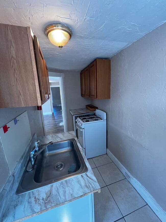 Building Photo - 719 McKnight St