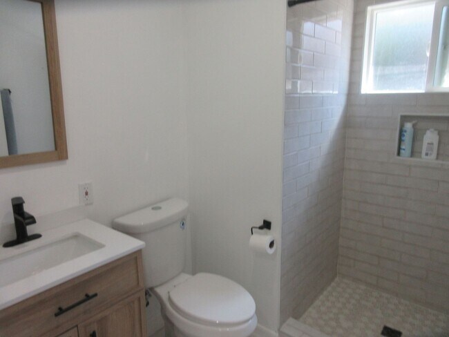 Foto del edificio - 13343 Herron St