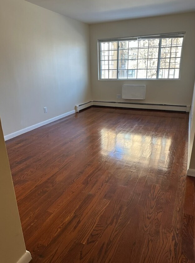 Foto del edificio - 858 E 175th St