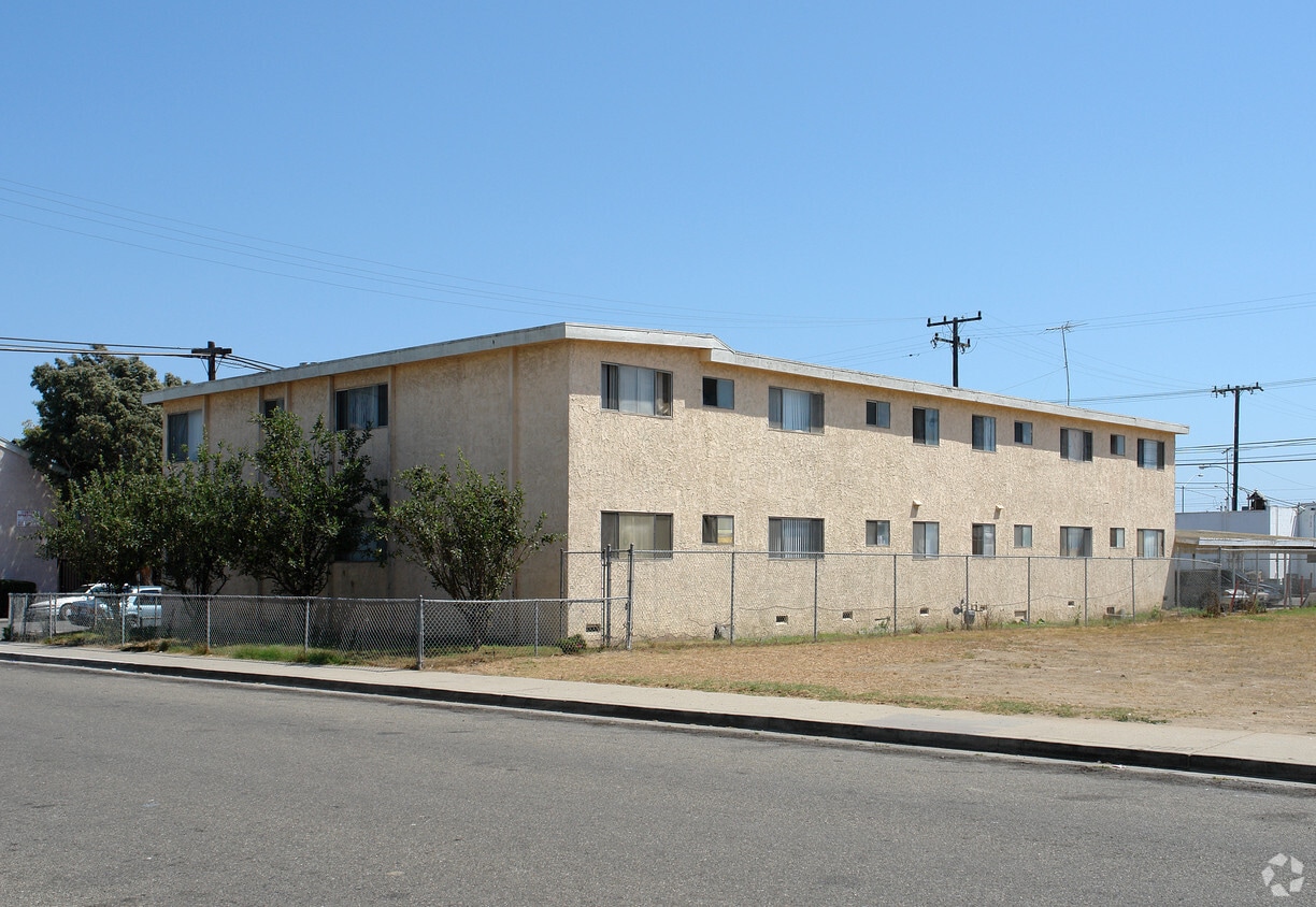 Building Photo - 5511 Perkins Rd