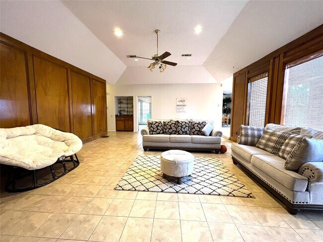 Building Photo - 12718 Ashford Chase Dr