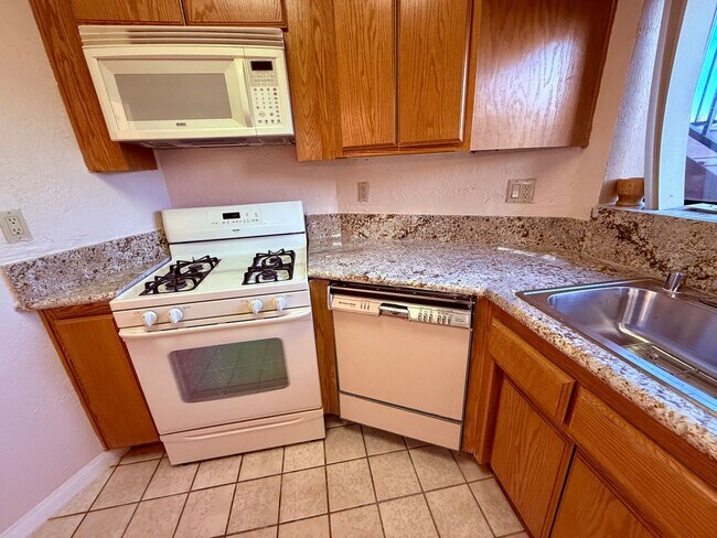 Foto del edificio - Ranch Bernardo Guest House 1br 1 bath granite kitchen $2250 For Lease