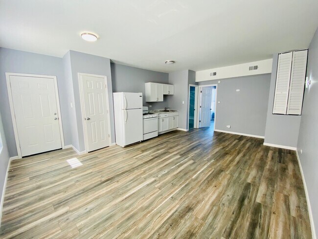 Foto del edificio - 4245 S Archer Ave