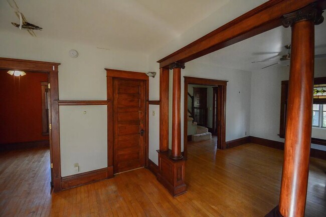 Foto del edificio - 604 NE 2nd St