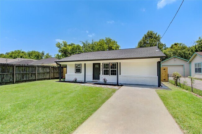 Building Photo - 4105 Europa St