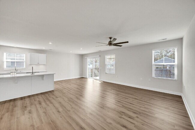 Building Photo - Beautiful 3BR / 2BA Craftsman-Style Home in Durbin Oaks