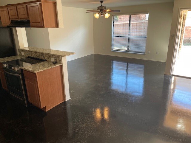 Sala de estar - 213 San Angelo Ave