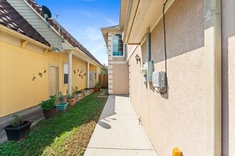 Building Photo - 11510 Palmsprings Dr